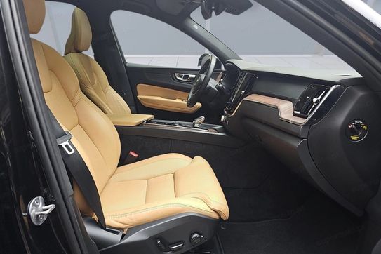 Volvo XC60 T8 Plug-In Hybrid AWD Ultimate Bright