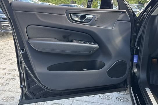 Volvo XC60 B4 B Momentum Pro