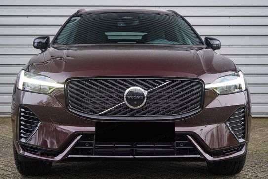 Volvo XC60 B5 AWD Ultra Dark