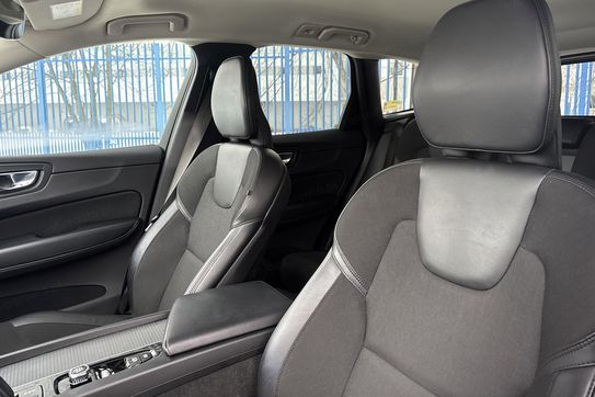 Volvo XC60 B4 D AWD Momentum Pro