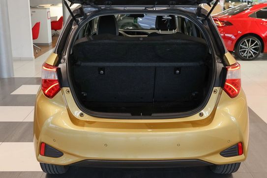 Toyota Yaris Hybrid  20th Anniversary