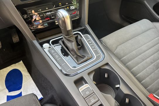 Volkswagen Passat Elegance 1.5 TSI DSG