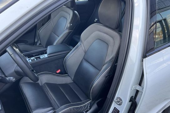 Volvo XC60 B5 B AWD R-Design