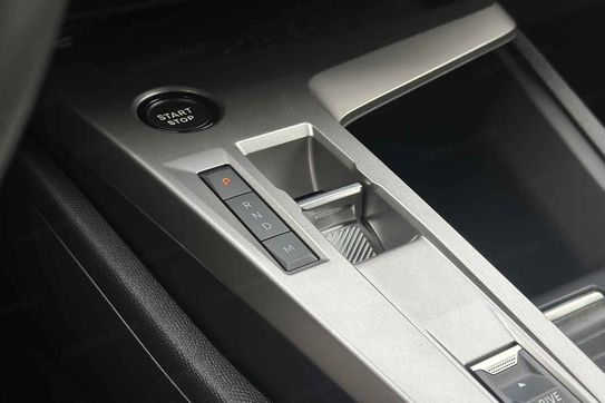 Peugeot 308 Allure 1.2 mHEV e-DCS6