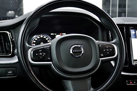 Volvo XC60 B4 D AWD Momentum Pro aut