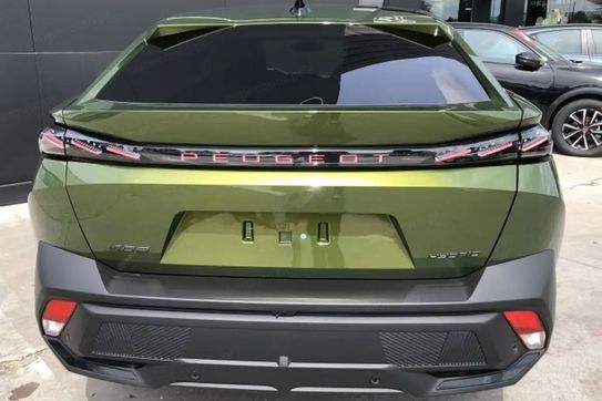 Peugeot 408 GT Exclusive S&S 1.2 mHEV  e-DSC6