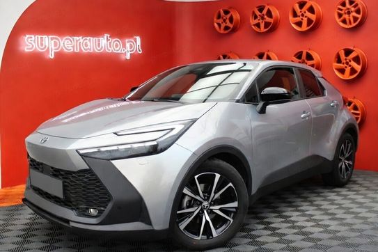 Toyota C-HR Style 2.0 Hybrid Dynamic Force Plug-in