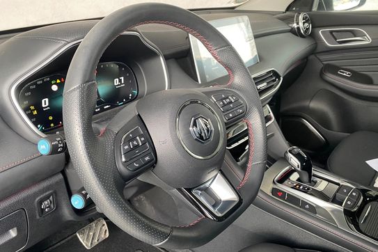 MG HS 1.5 T-GDI Luxury DCT