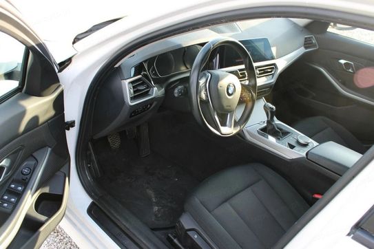 BMW Seria 3 318i