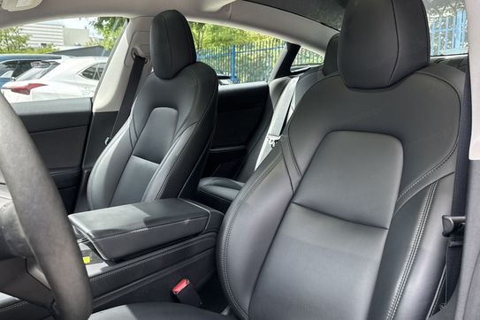 Tesla Model 3 RWD