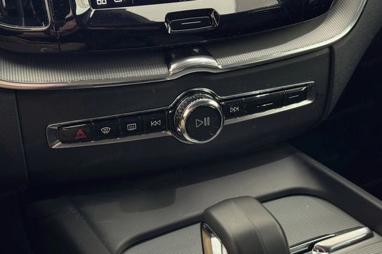 Volvo XC60 B4 B Plus Dark