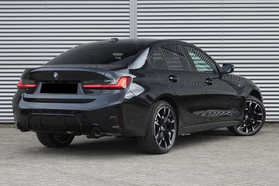 BMW Seria 3 330i xDrive M Sport