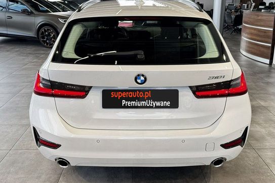 BMW Seria 3 318i Advantage aut