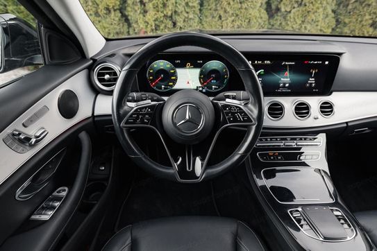 Mercedes Klasa E Kombi 300 de 4MATIC Avantgarde