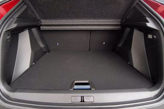 Peugeot 2008 Allure e-DCS 1.2 mHEV