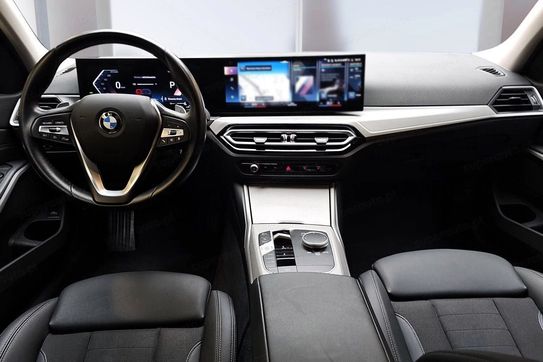 BMW Seria 3 330i xDrive sport-aut
