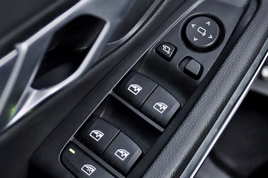 BMW Seria 3 330e Sport Line aut