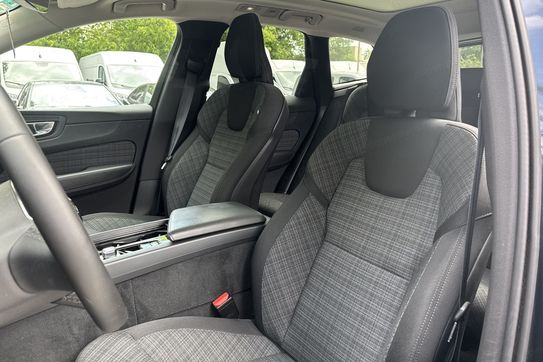 Volvo XC60 T6 Plug-In Hybrid AWD Core