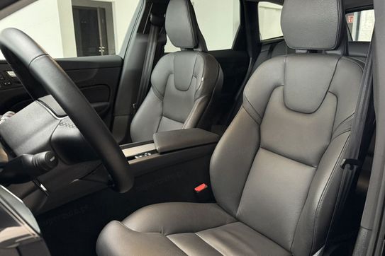 Volvo XC60 B5 B AWD Plus Dark aut