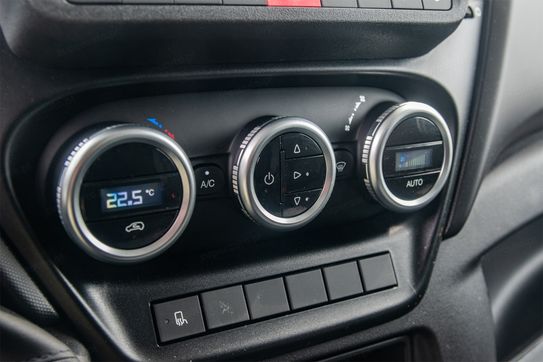 Iveco Daily 35S18 Kontener 8EP + Winda