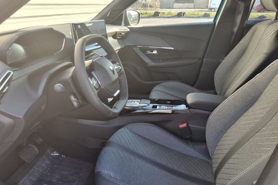 Peugeot 2008 ALLURE 1.2 mHEV e-DCS6