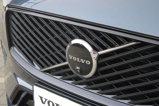 Volvo XC60 B5 AWD Ultra Dark