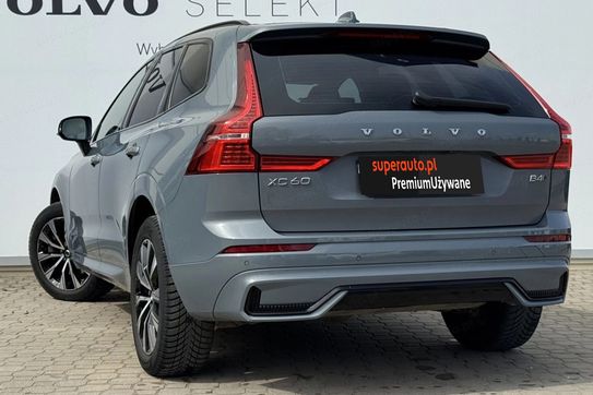 Volvo XC60 B4 D AWD Plus Dark