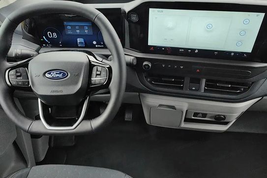 Ford Transit Custom 320 L2H1 Limited A8