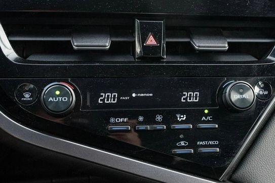 Toyota Camry 2.5 Hybrid CVT
