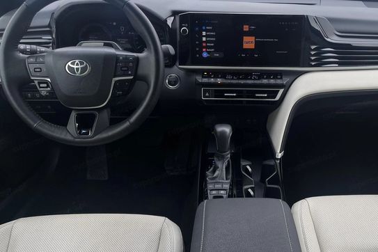 Toyota Camry 2.5 Hybrid Executive e-CVT