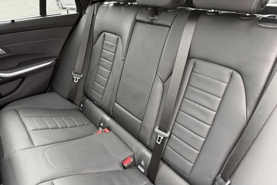 BMW Seria 3 Touring 320d xDrive M Sport