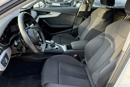 Audi A4 Avant 35 TFSI S Line