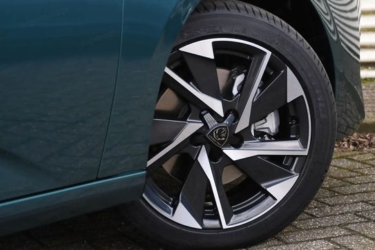 Peugeot 308 Allure e-DCS6 1.2 mHEV