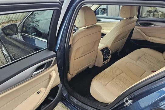 BMW Seria 5 Touring 520d xDrive
