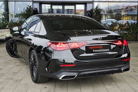 Mercedes Klasa E 220 d Mhev 4-Matic Amg 9G-Tronic