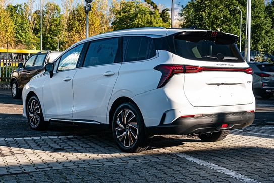 Forthing U-Tour 1.5 DVVT GDI HEV E-CVT