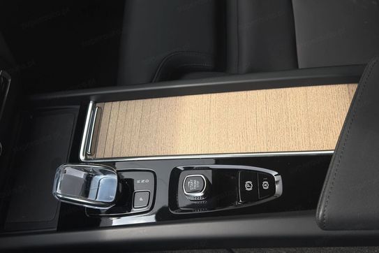 Volvo XC60 B5 B AWD Plus Dark aut
