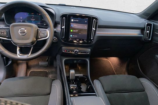 Volvo XC40 B3 B Plus Dark