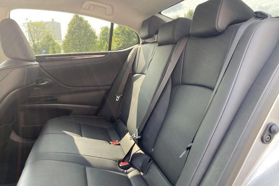Lexus ES 300h Business Edition