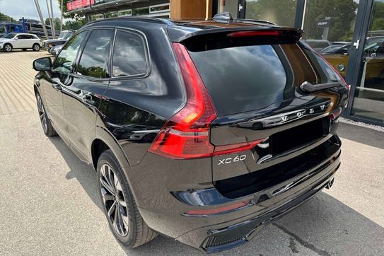 Volvo XC60 B5 AWD Ultra Dark
