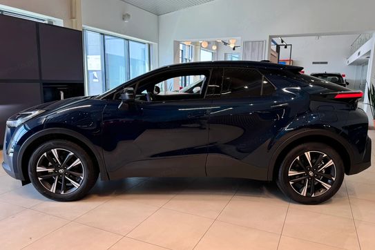 Toyota C-HR Style 2.0 Hybrid Dynamic Force Plug-in