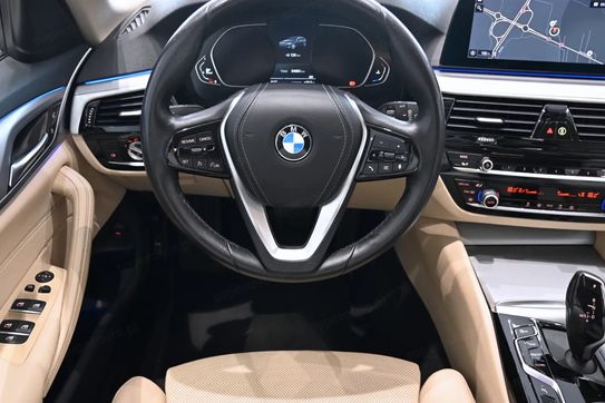 BMW Seria 5 518d mHEV aut