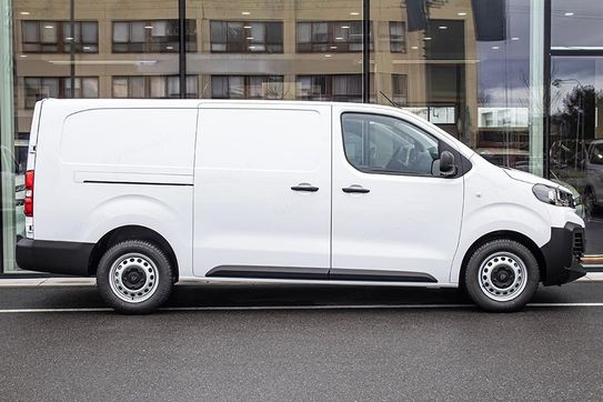 Peugeot Expert XL L2H1 EAT8