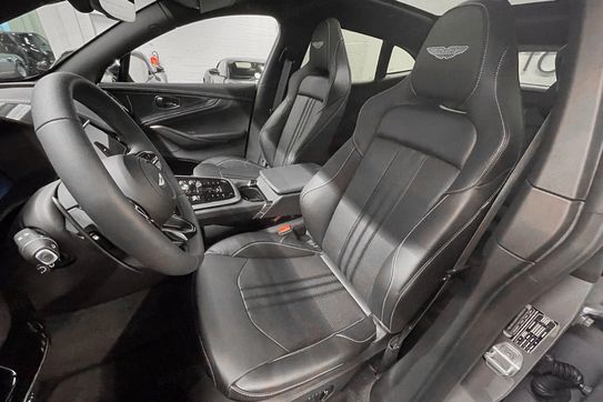 Aston Martin DBX 707