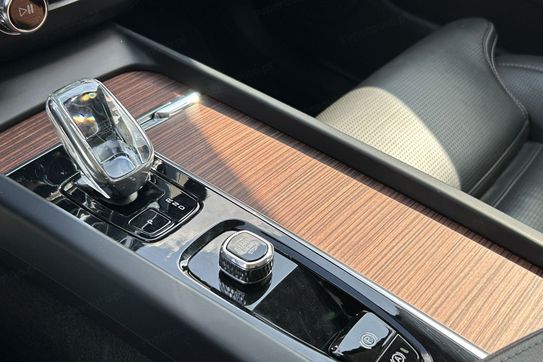 Volvo XC60 T6 Plug-In Hybrid AWD Plus Bright aut