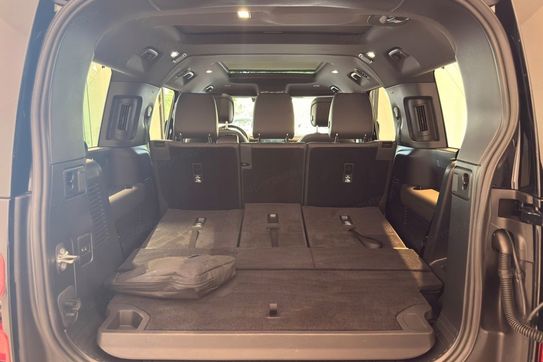 Land Rover Defender 130 3.0 D300 mHEV X-Dynamic SE