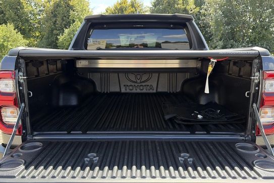 Toyota HiLux 2.8 d-4D Double Cab Gr Sport 4X4