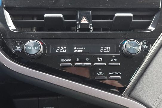 Toyota Camry 2.5 Hybrid Executive CVT