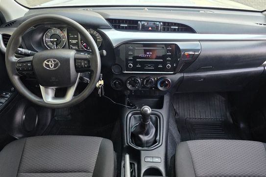 Toyota HiLux 2.4 d-4D Double Cab Dlx 4X4