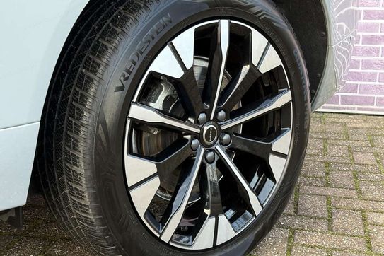 Volvo XC60 B5 AWD Ultra Dark